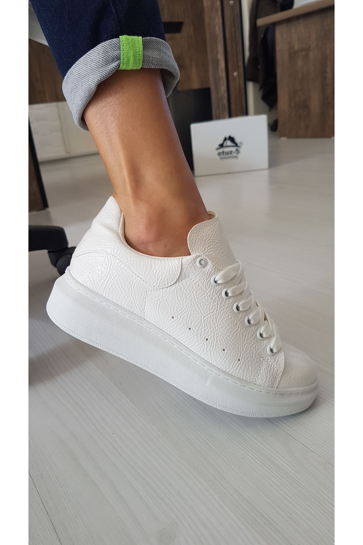 Lucy Kırışık Rugan Bağcık Detay Sneakers Beyaz