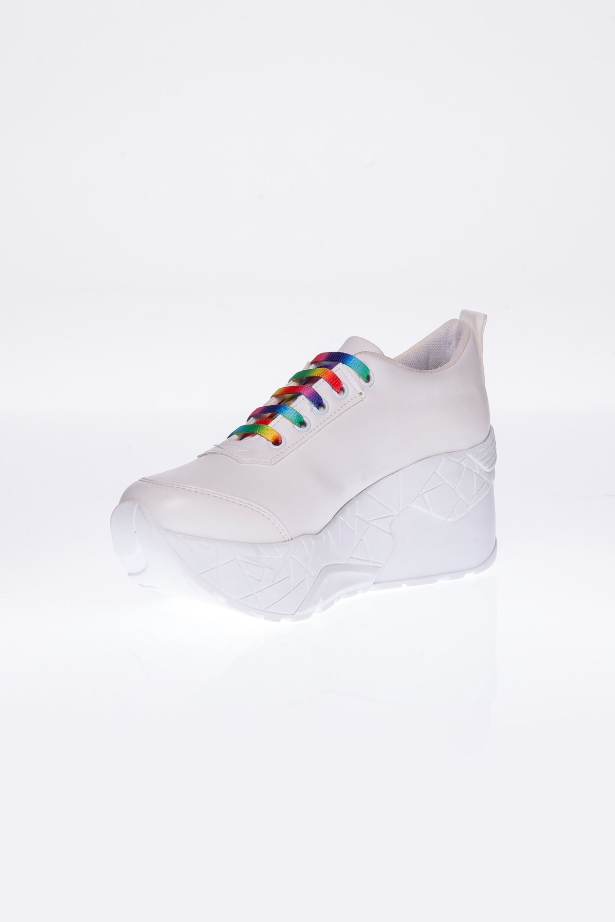 Zeyna Mat Deri Renkli Bağcık Detay Yüksek Tabanlı Spor Ayakkabı Beyaz