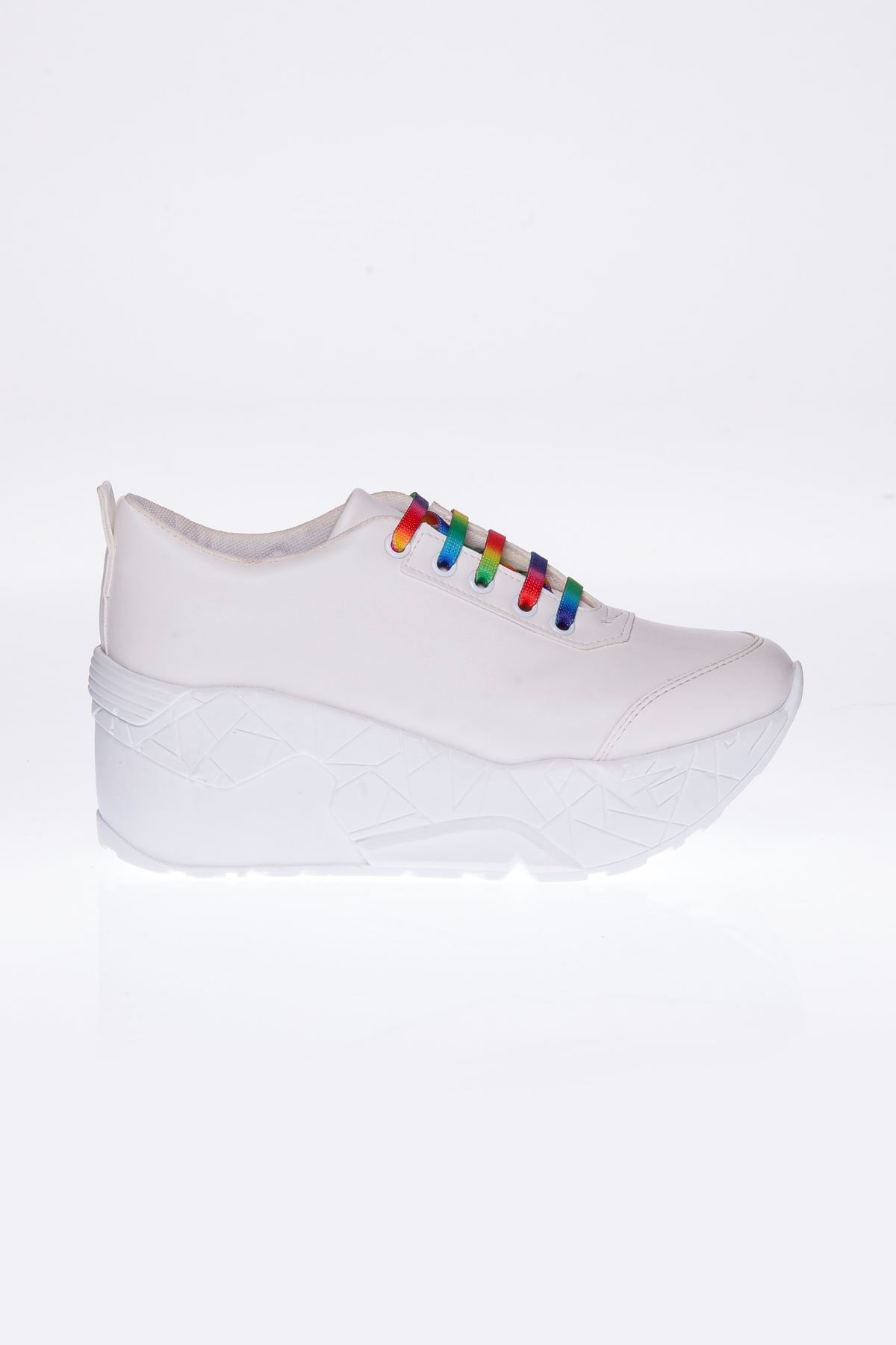 Zeyna Mat Deri Renkli Bağcık Detay Yüksek Tabanlı Spor Ayakkabı Beyaz