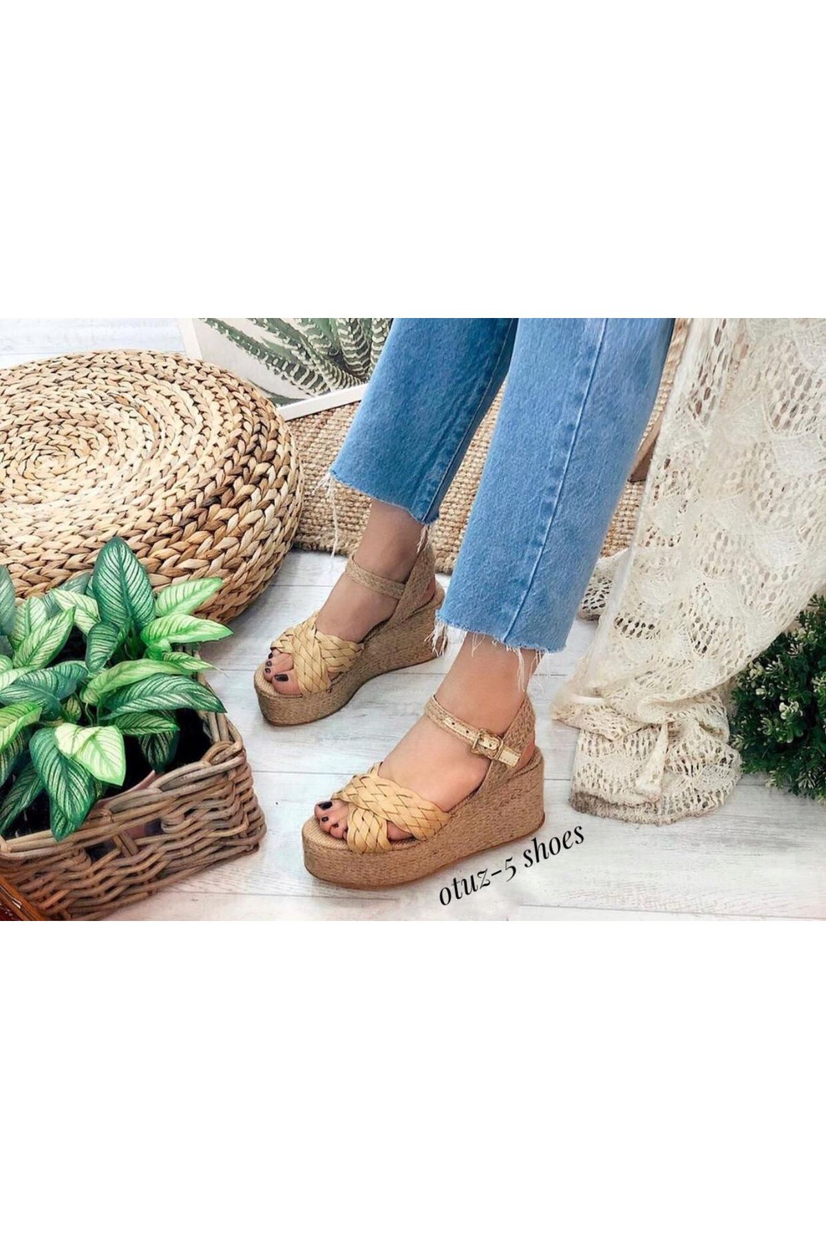 Frida Mat Deri Çapraz Bant Dolgu Topuk Ayakkabı Sarı