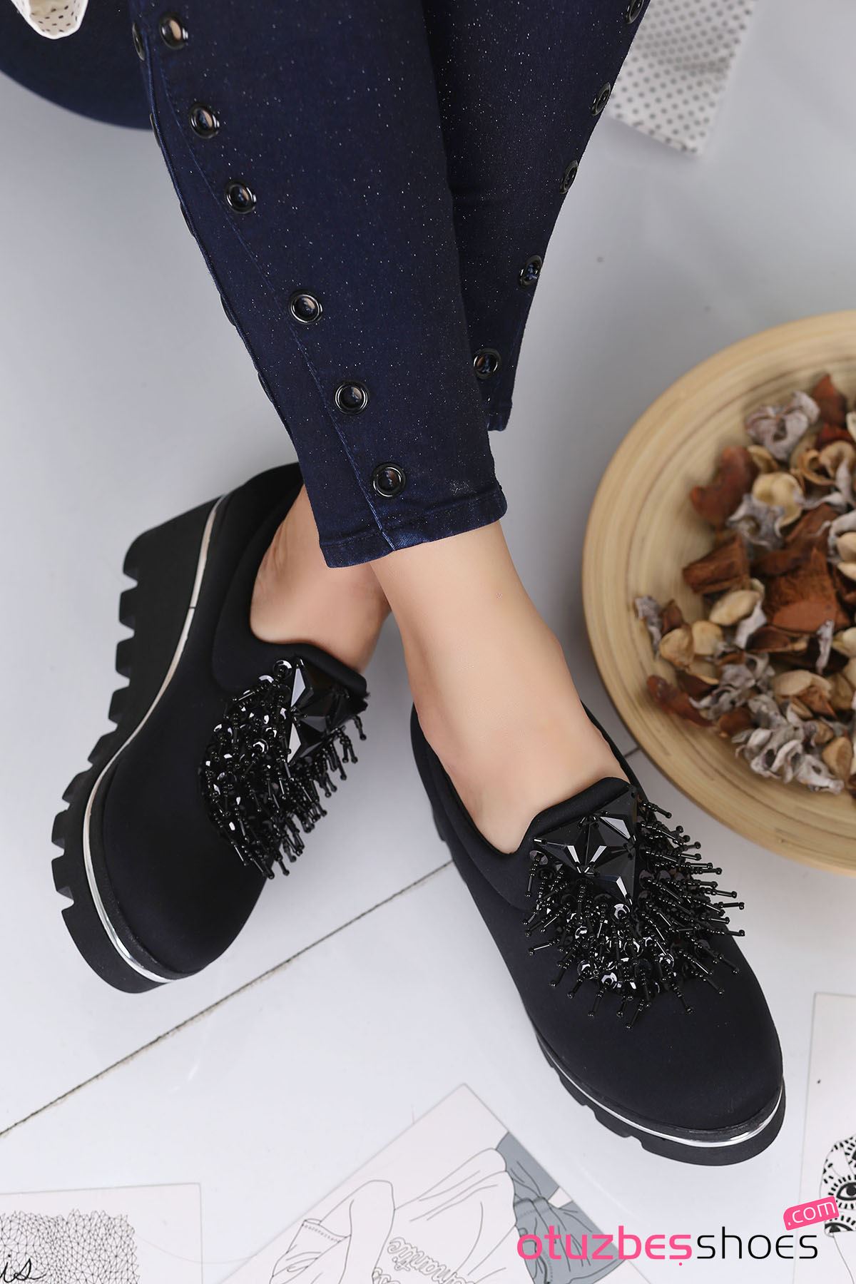 Bratz Püskül Detay Dalgıç Kumaş Dolgu Topuk Ayakkabı Siyah