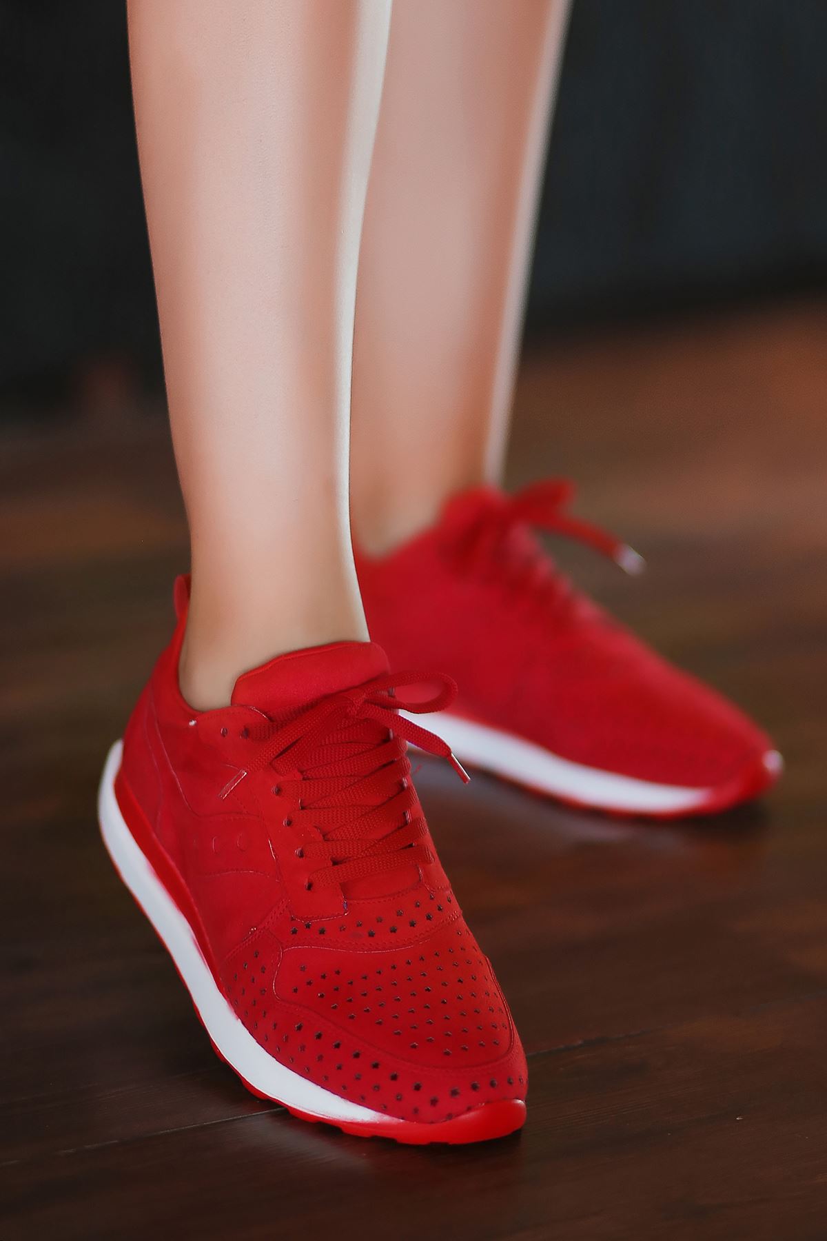Vira Süet Lazer Kesim Detay Kadın Spor Ayakkabı Kırmızı