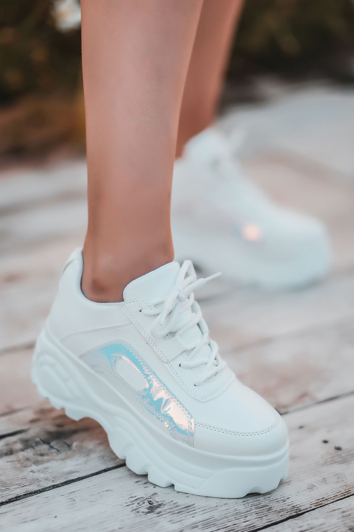 Agnes Mat Deri Hologram Detay Kalın Taban Spor Ayakkabı Beyaz