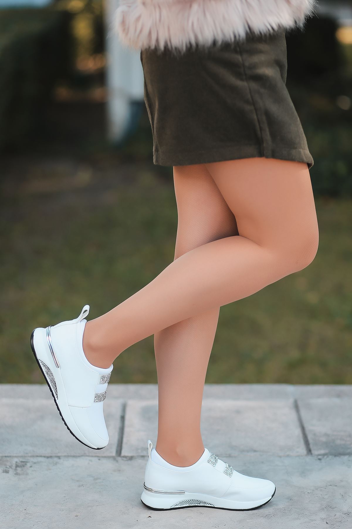 Oliver Taş Detaylı Beyaz Kadın Spor Ayakkabı
