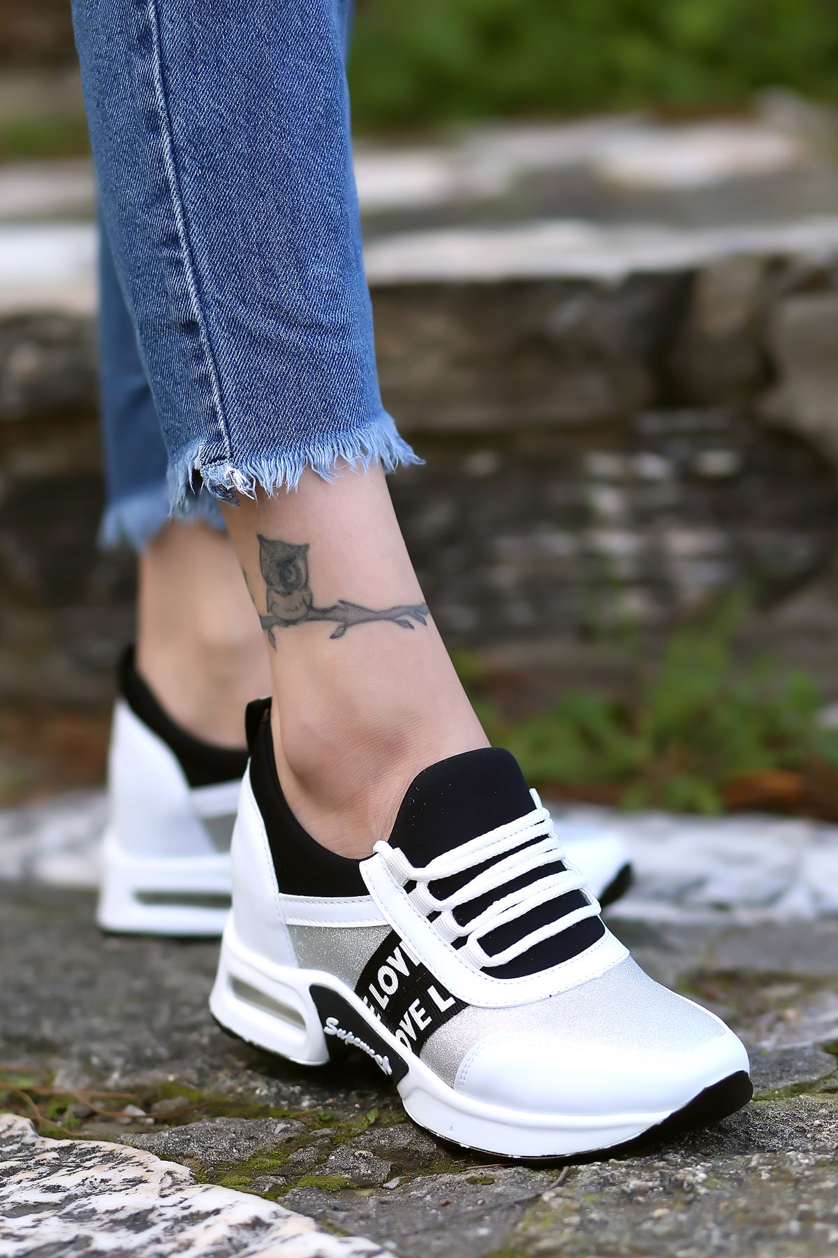 Laney Hava Tabanlı Etiket Detaylı Kadın Spor Ayakkabı Beyaz