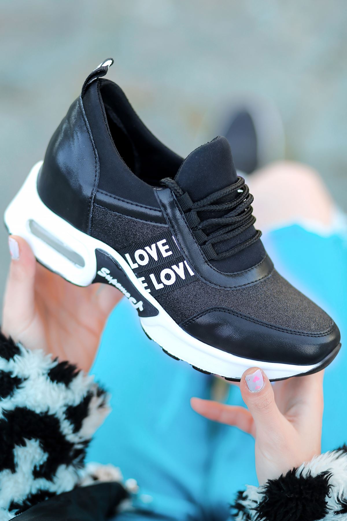 Laney Hava Tabanlı Etiket Detaylı Kadın Spor Ayakkabı Siyah