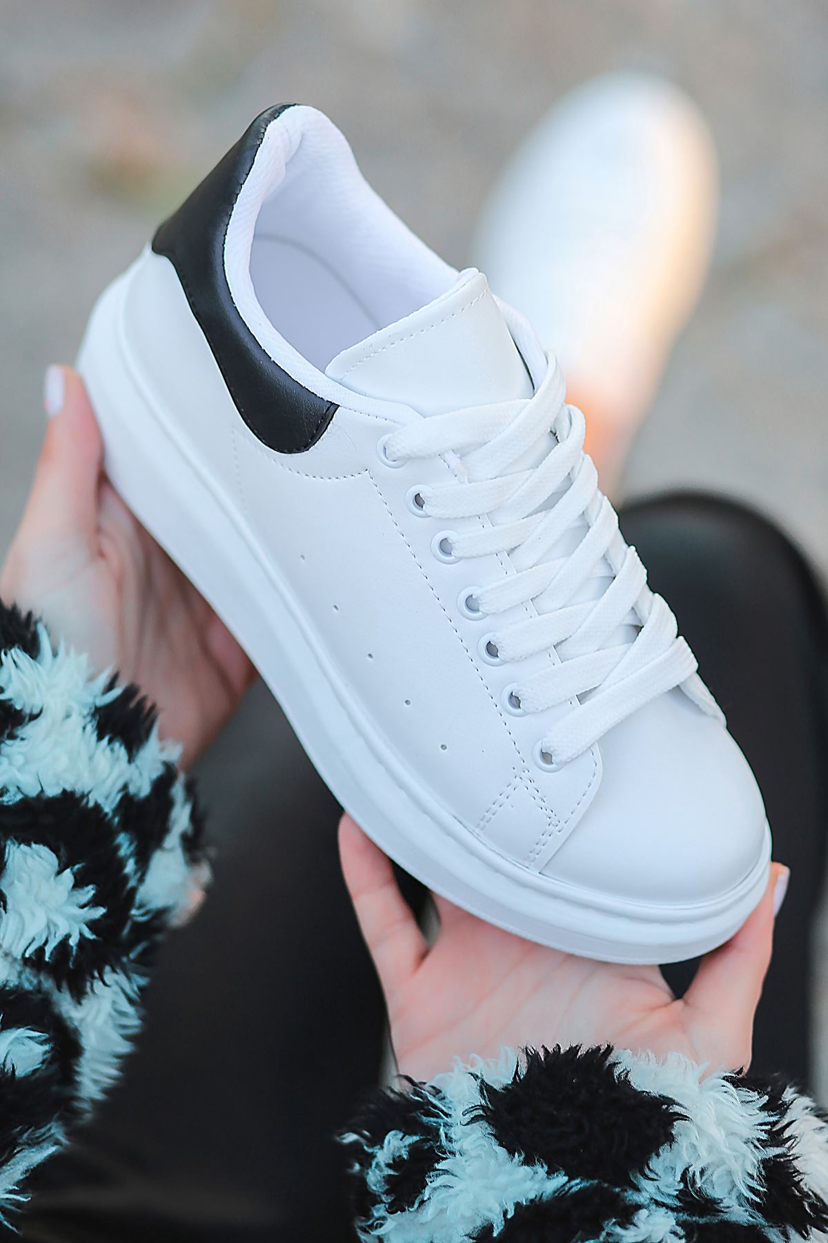 Lucy Mat Deri Siyah Cilt Detay Sneakers Beyaz