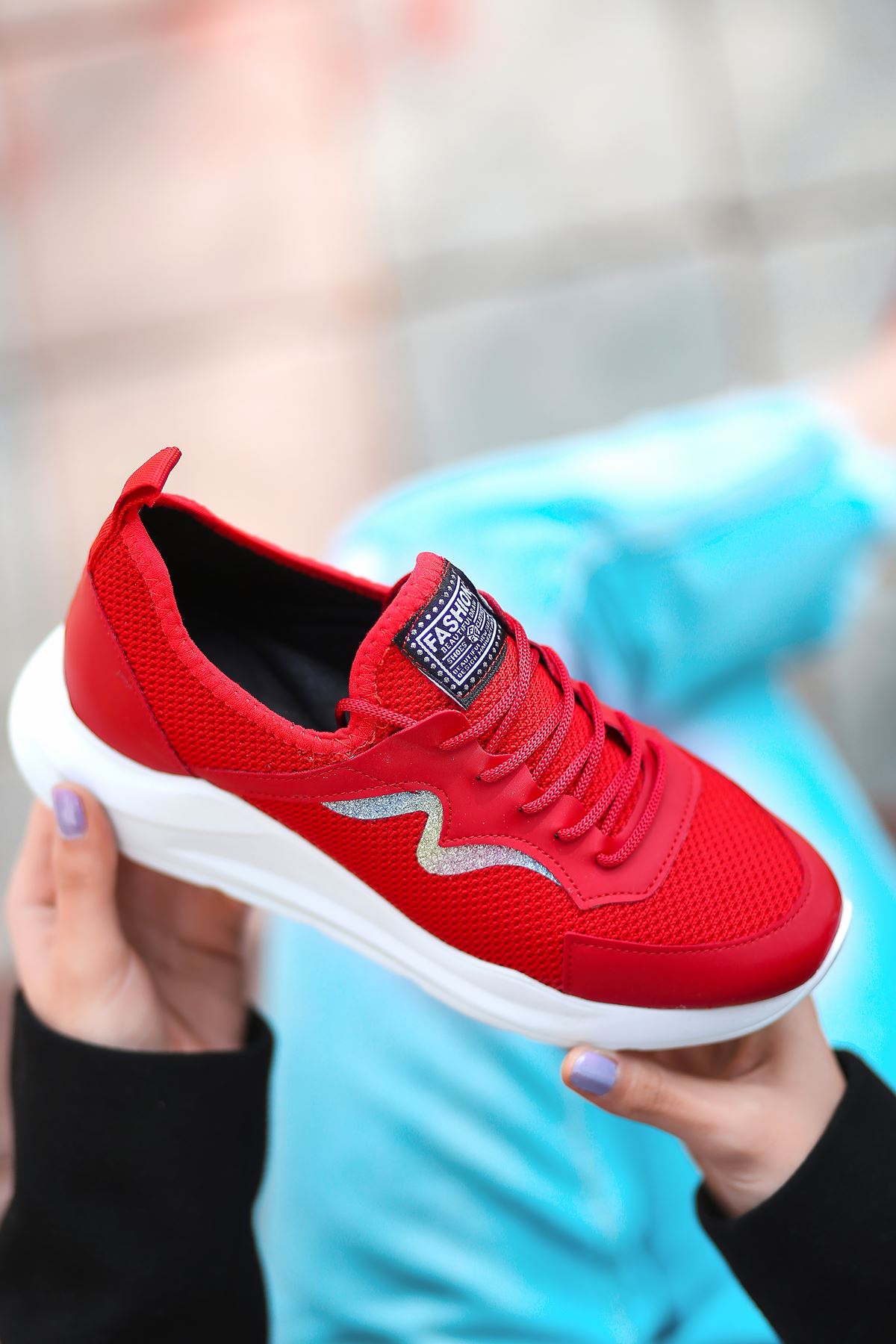 Holo Bağcık Detaylı Triko Kırmızı Simli Kadın Spor Ayakkabı