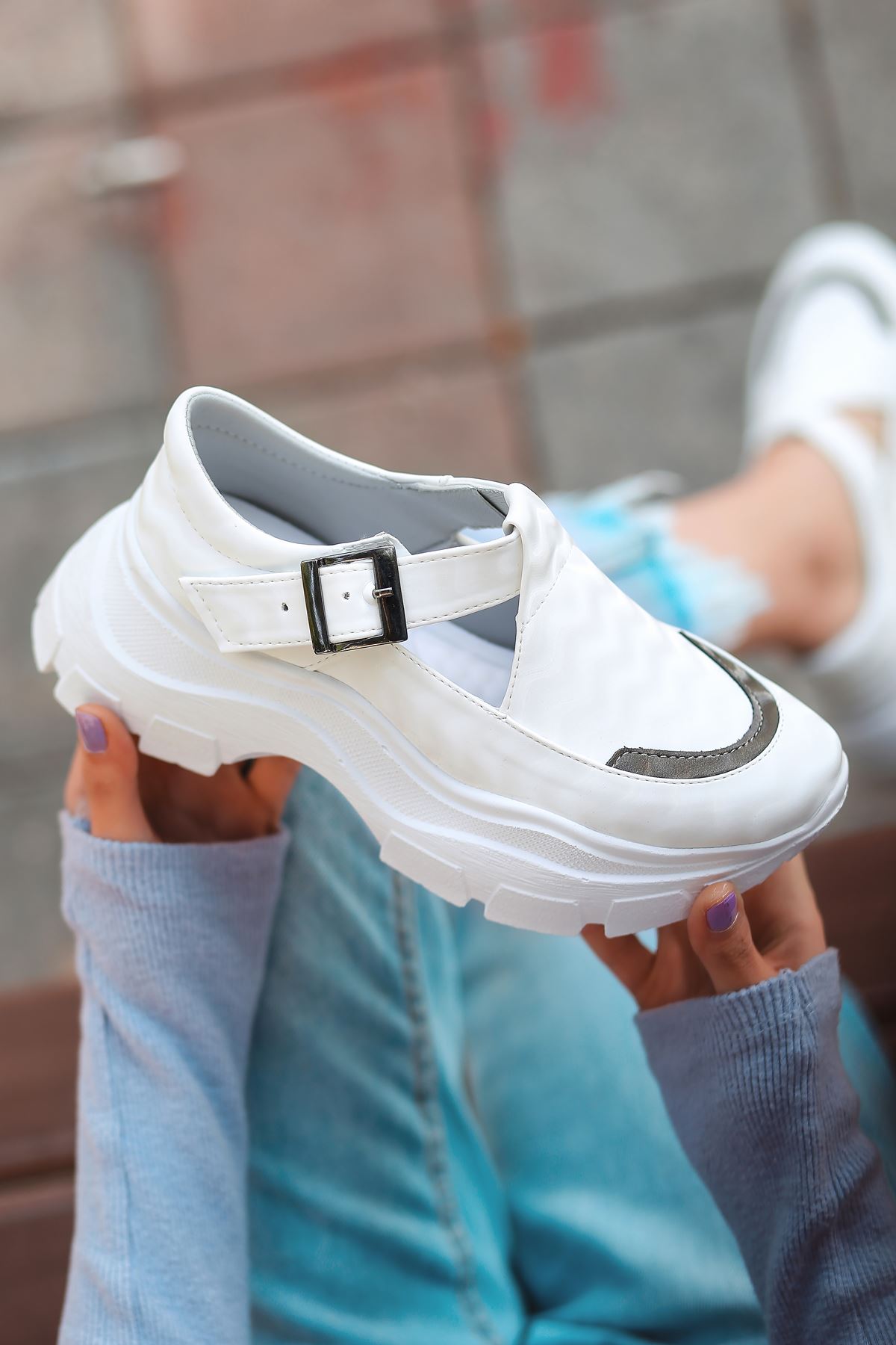 Moscow Dalga Desen Detaylı Beyaz Kadın Ayakkabı