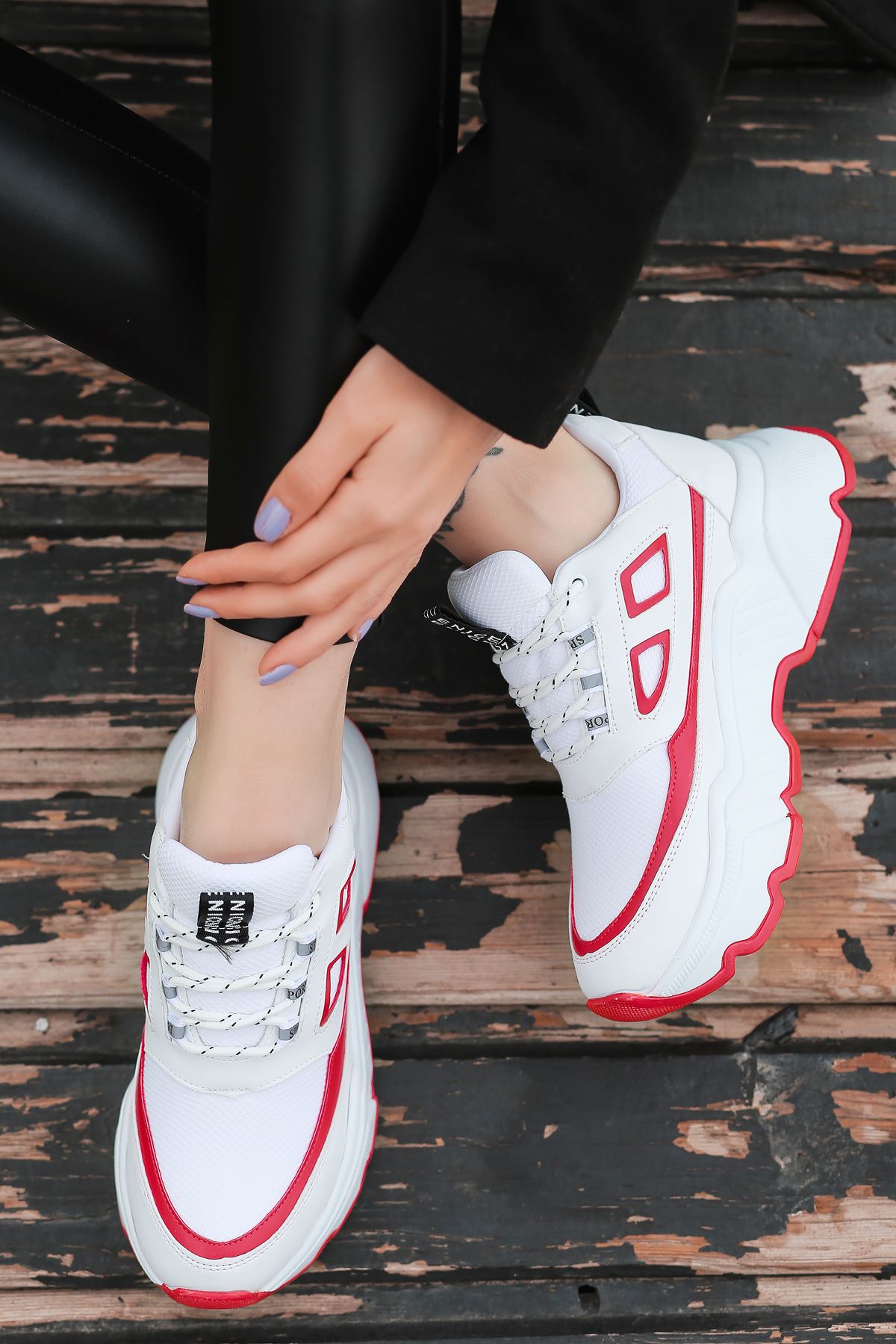 Dicha-2001 Bağcık Detaylı Kırmızı Parçalı Beyaz Kadın Spor Ayakkabı