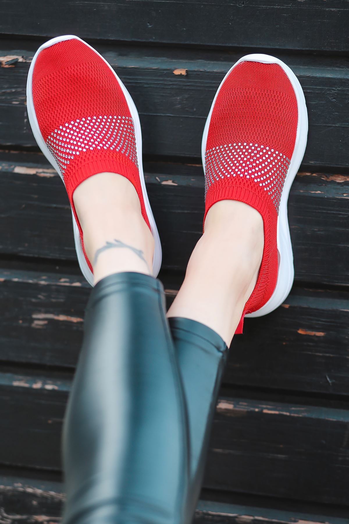 Mile Taş Detaylı Kırmızı Triko Kadın Spor Ayakkabı