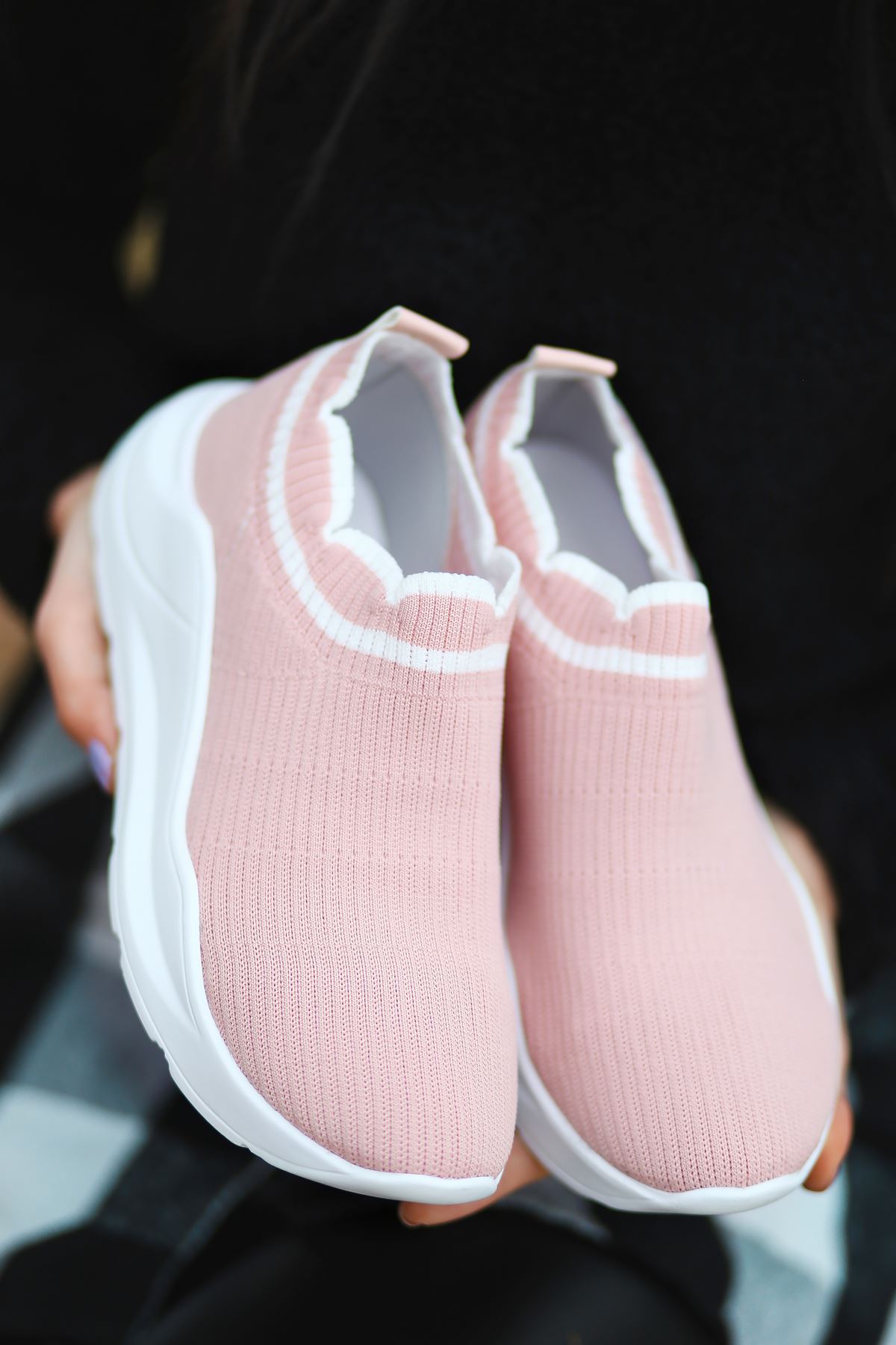 Levin Beyaz Şeritli Pudra Triko Kadın Spor Ayakkabı