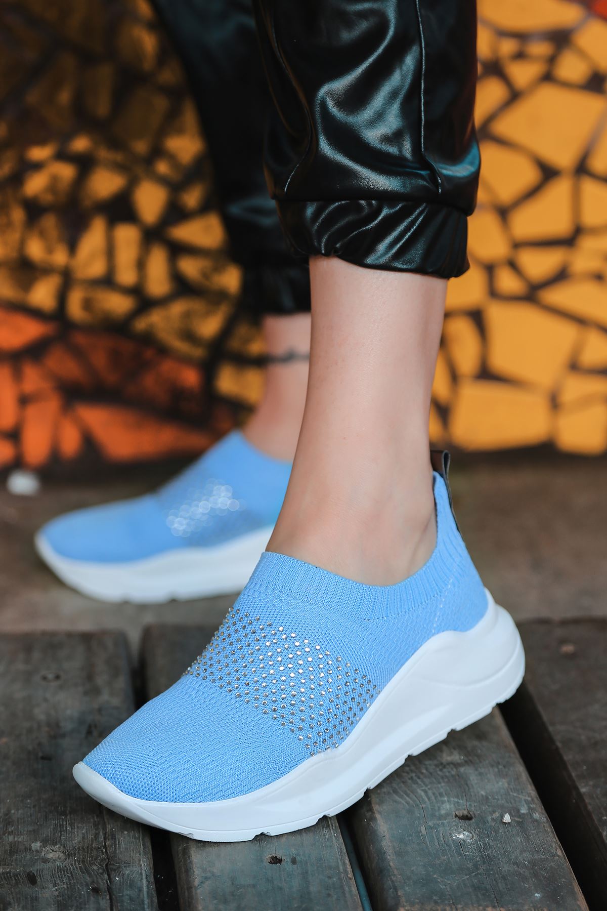 Mile Taş Detaylı Bebek Mavi Triko Kadın Spor Ayakkabı 