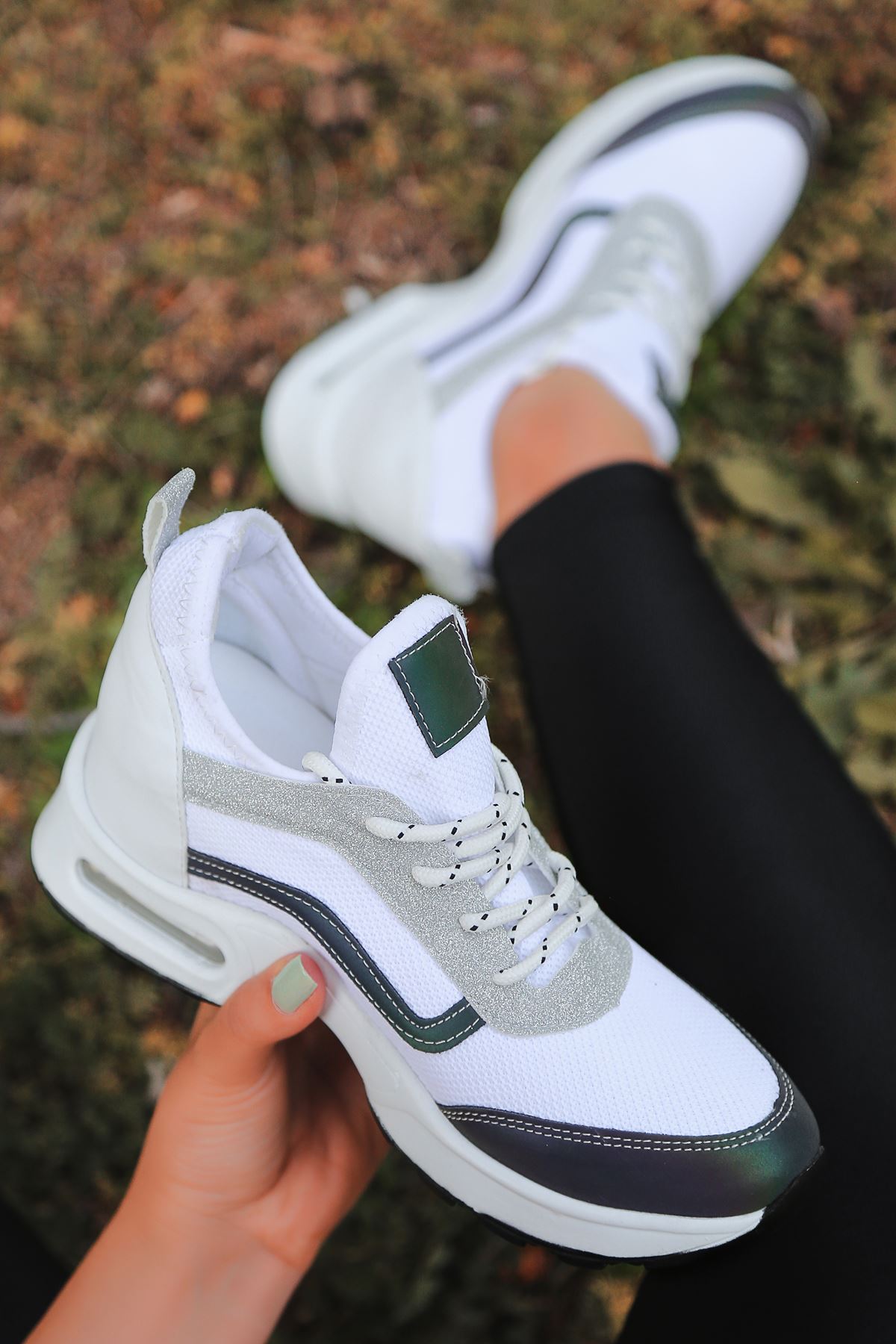Army Hava Tabanlı Fileli Bağcık Detaylı Beyaz Hologramlı Kadın Spor Ayakkabı 