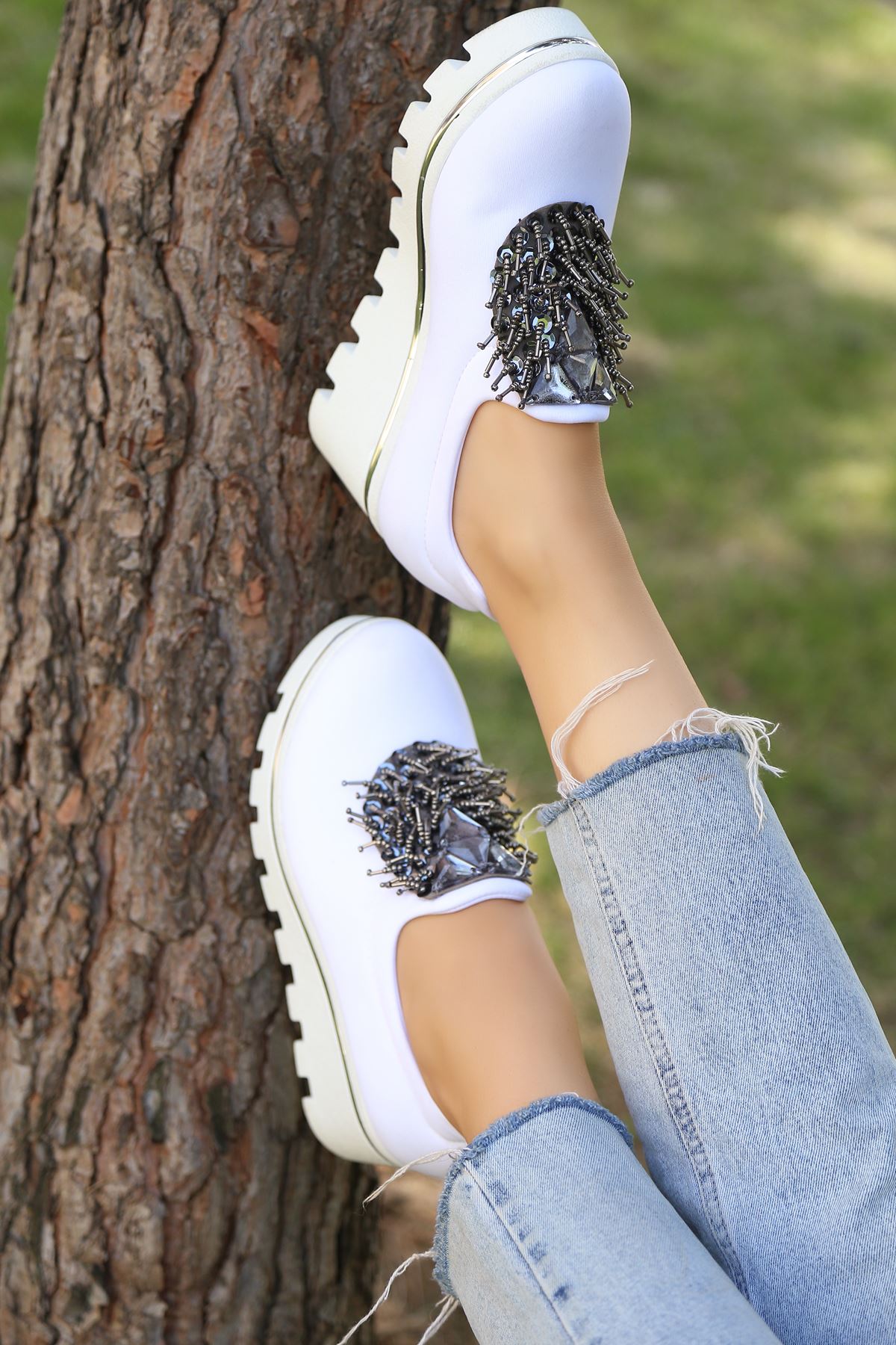 Bratz Platin Püskül Detay Dalgıç Kumaş Dolgu Topuk Ayakkabı Beyaz 
