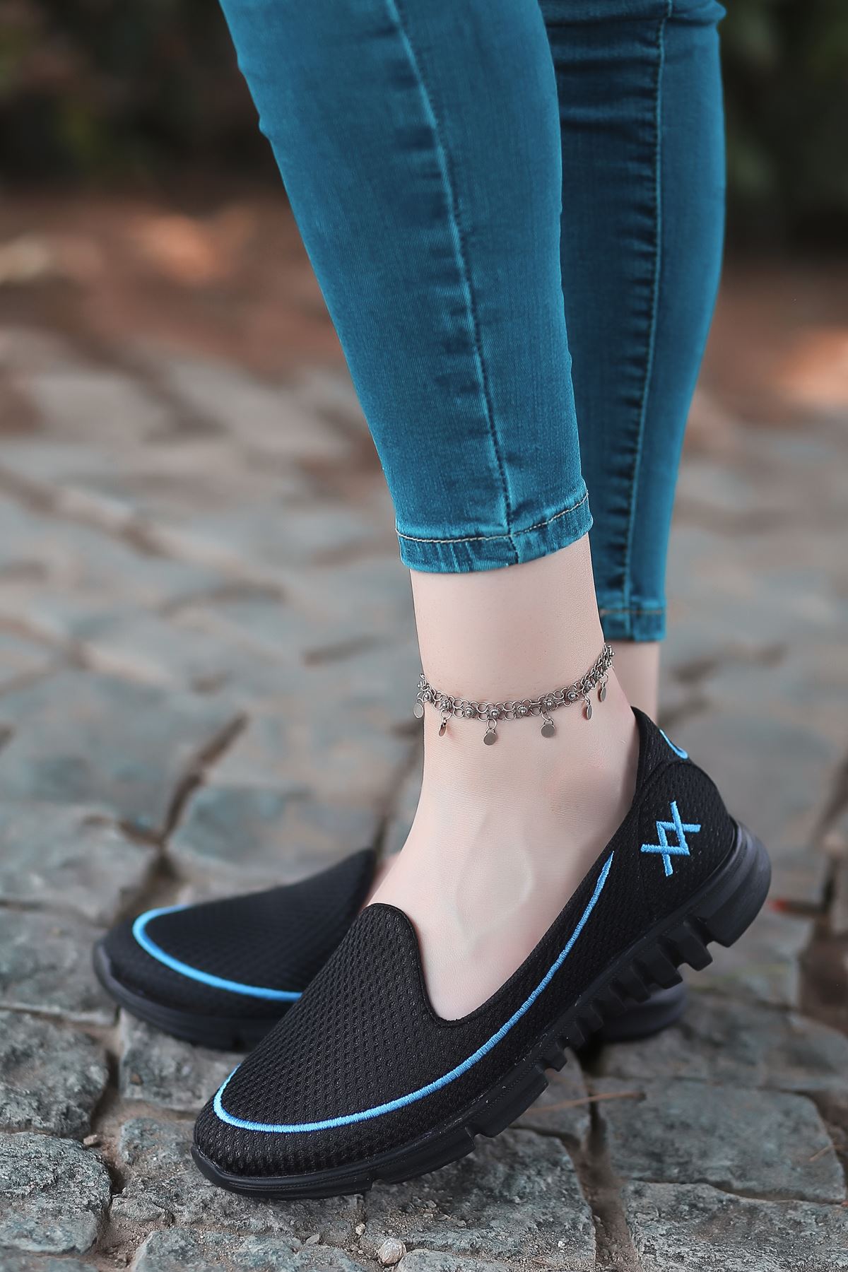 Trost Mavi Dikiş Detay Tekstil Rahat Taban Kadın Spor Ayakkabı Siyah ST 