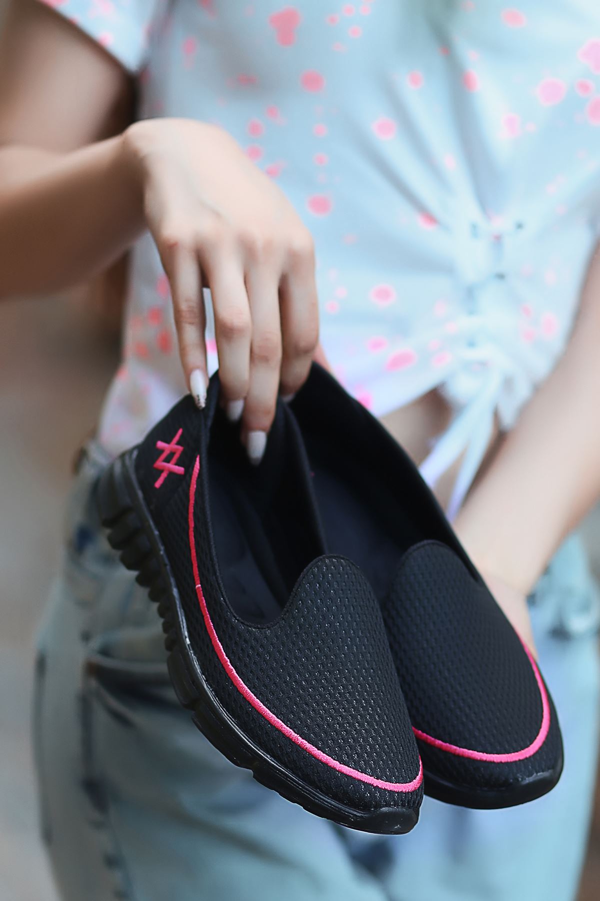 Trost Fuşya Dikiş Detay Tekstil Rahat Taban Kadın Spor Ayakkabı Siyah ST 