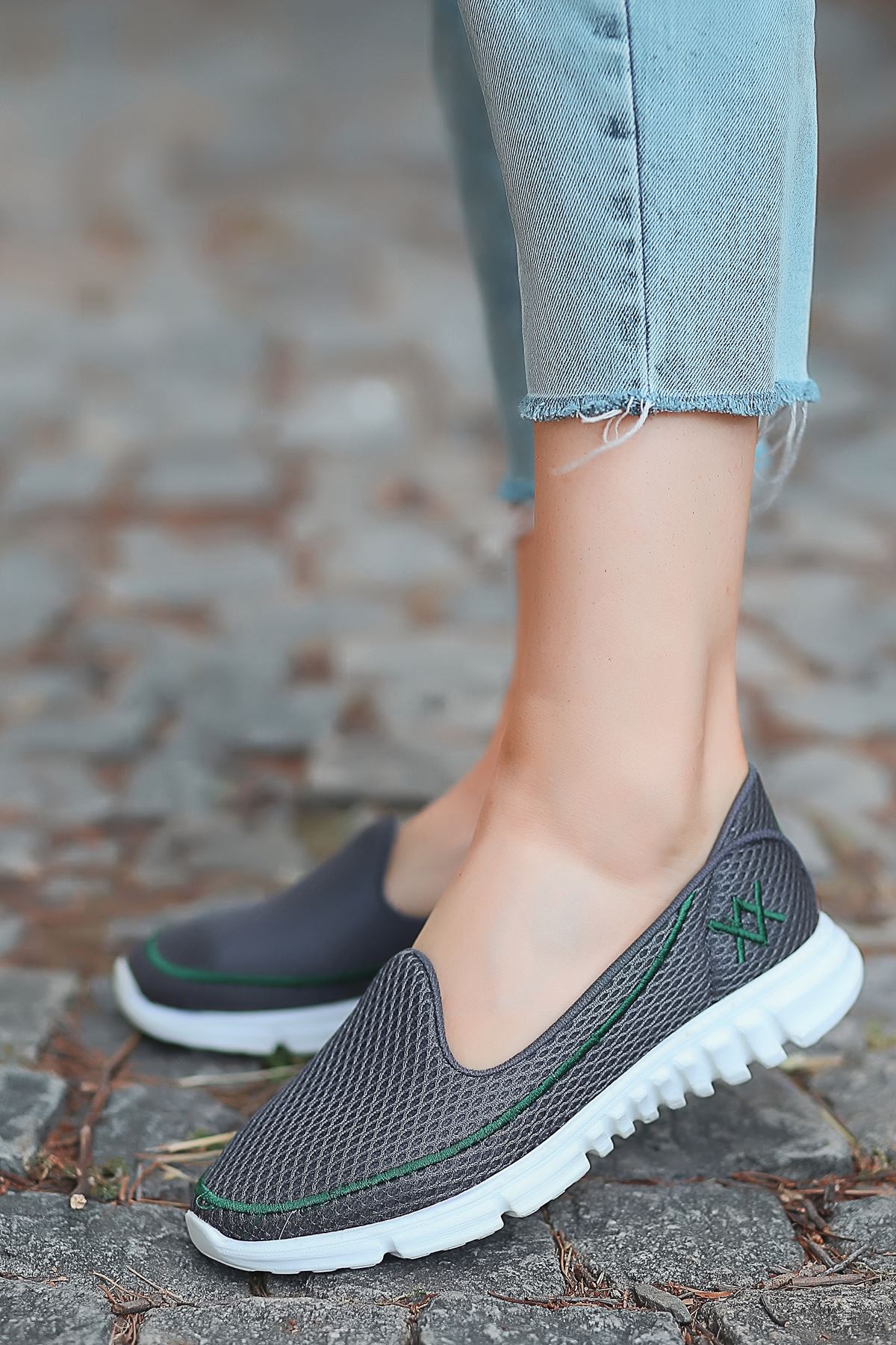 Trost Yeşil Dikiş Detay Tekstil Rahat Taban Kadın Spor Ayakkabı Füme BT