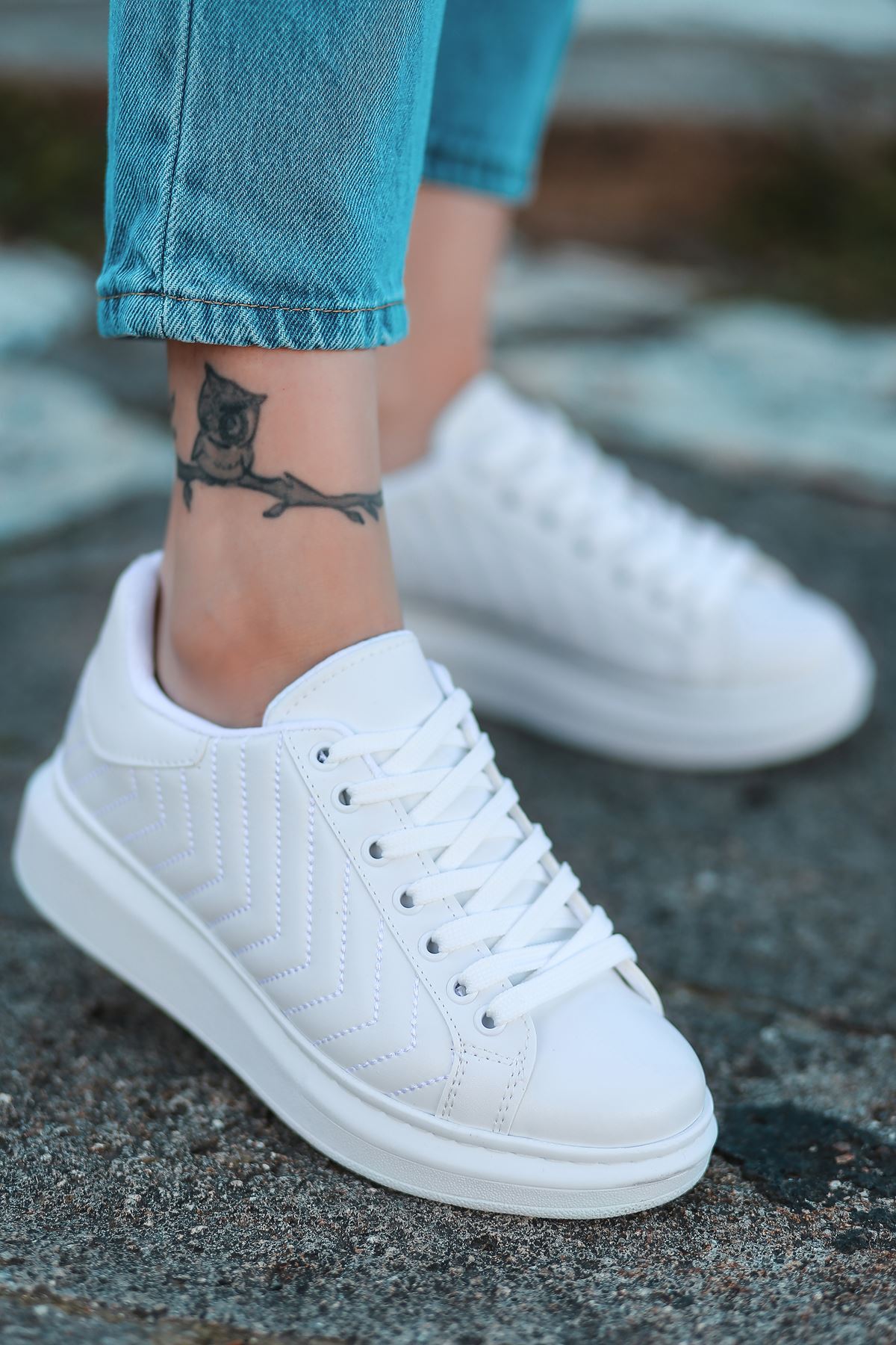 Lucy Mat Deri Dikiş Detaylı İnce Taban Sneakers Beyaz