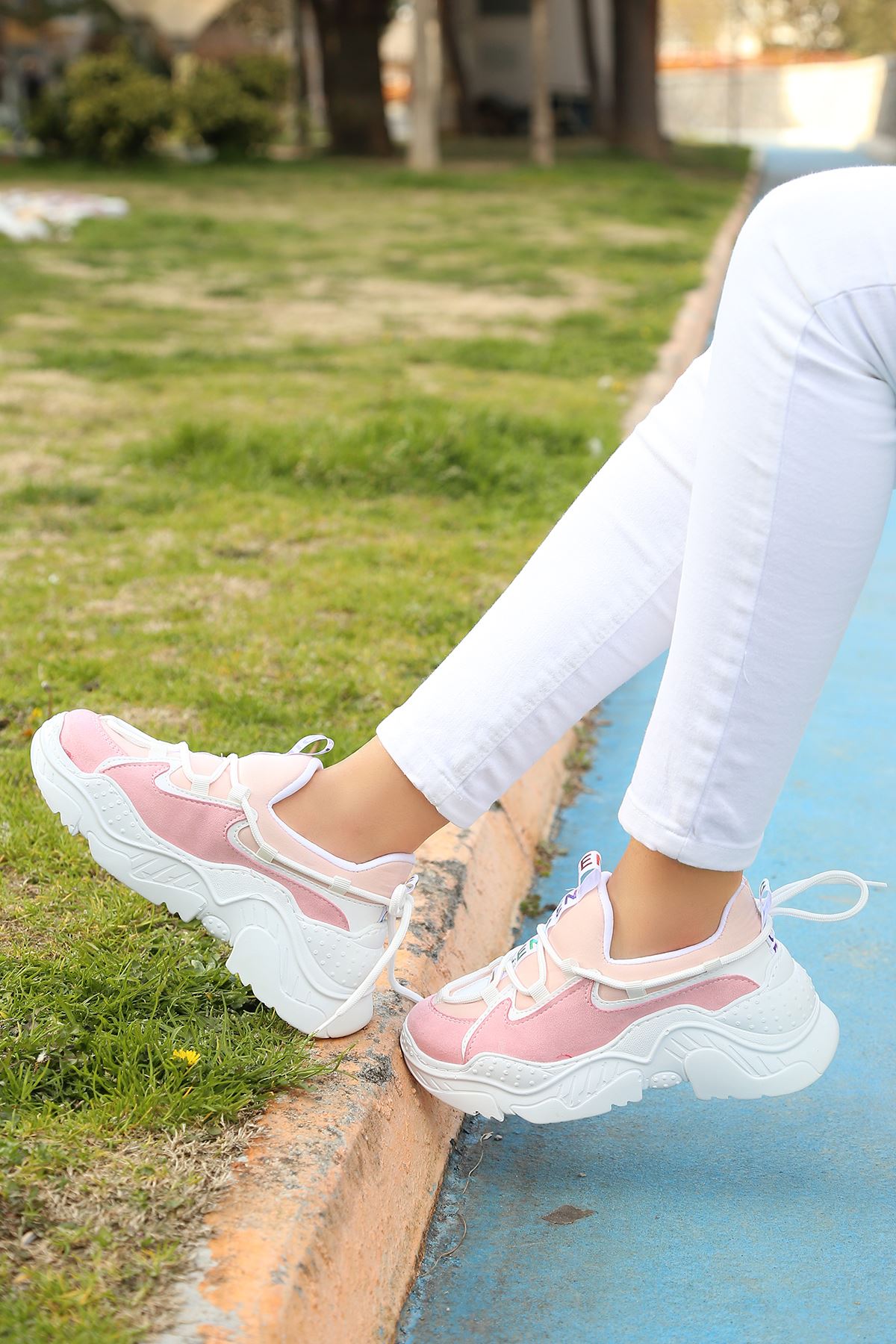 Paris Dalgıç Kumaş Detaylı Bağcıklı Pembe Kadın Spor Ayakkabı
