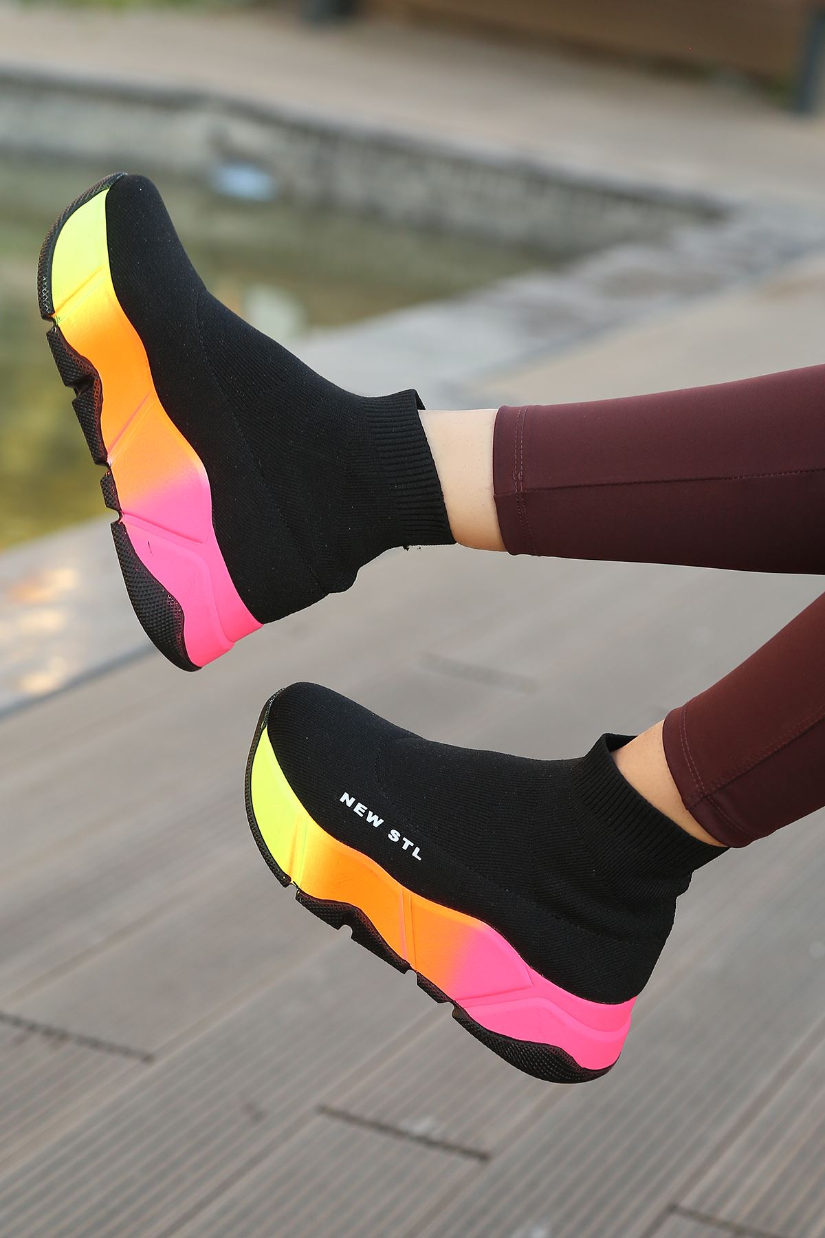 Neveda Siyah Triko Uzun Çorap Kadın Spor Ayakkabı