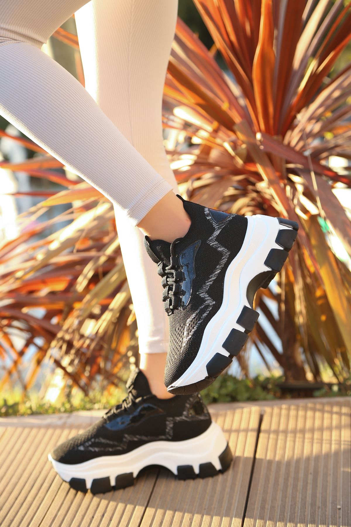 Kalvi Triko Bağcık Detaylı Kadın Spor Ayakkabı Siyah
