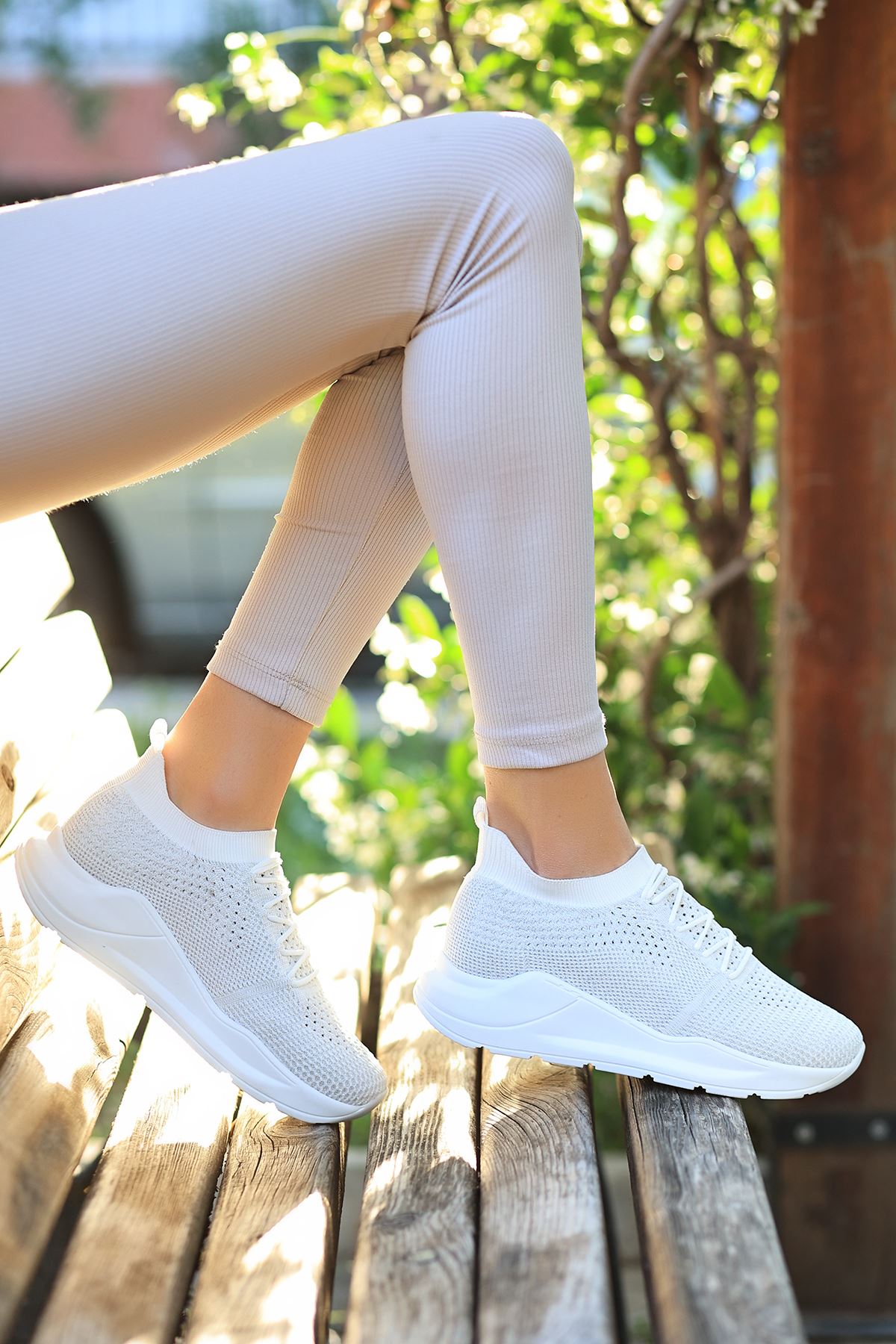 Vogeya Bağcık Detay Beyaz Triko Kadın Spor Ayakkabı