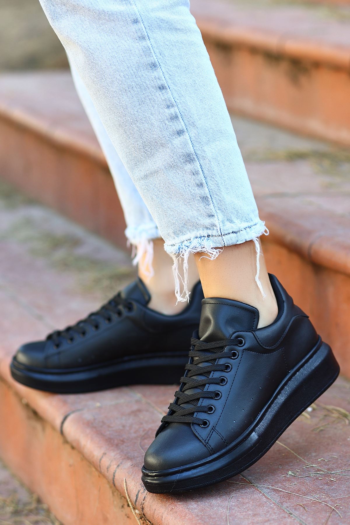 Lucy Mat Deri Bağcık Detay Sneakers Siyah ST