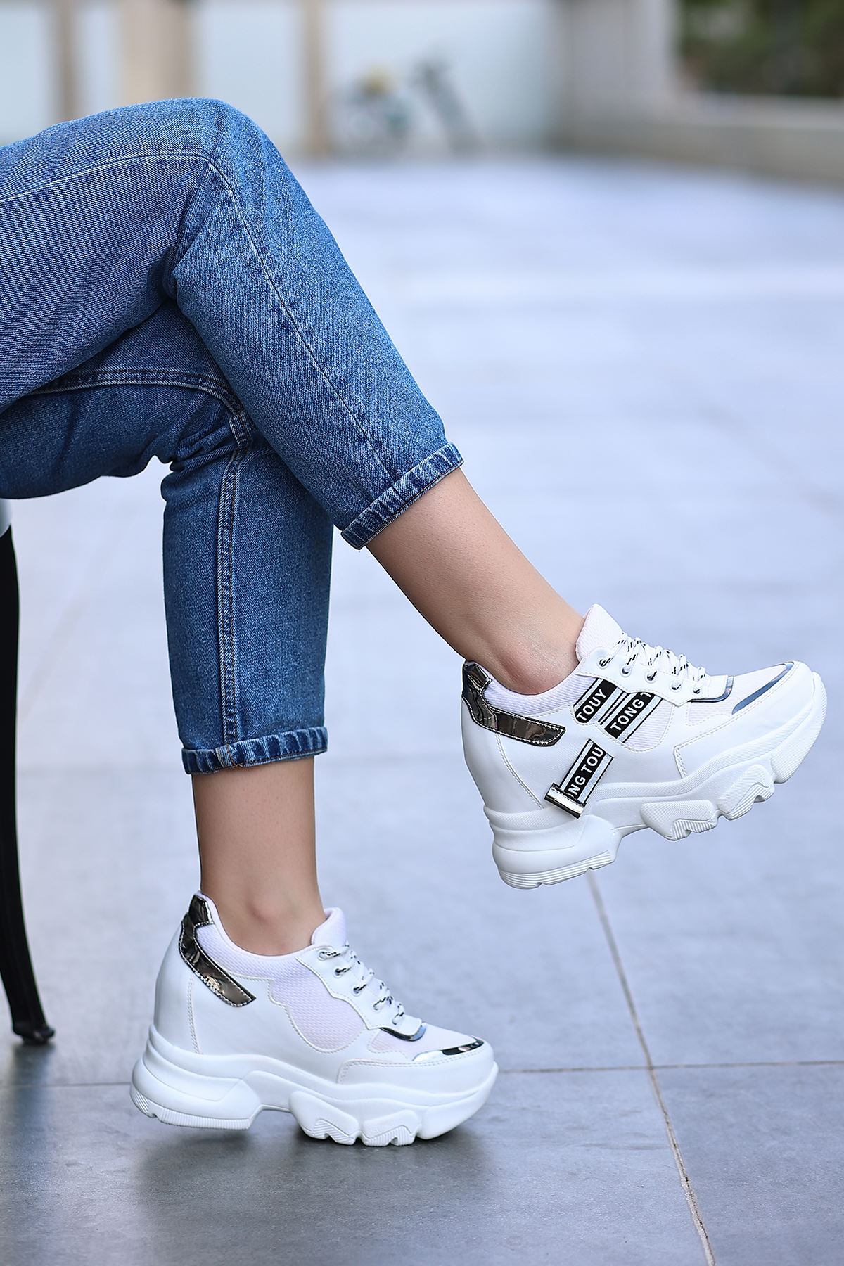 Anton Beyaz Cilt Yeni Mat Deri Bağcık Detay Yüksek Taban Kadın Spor Ayakkabı