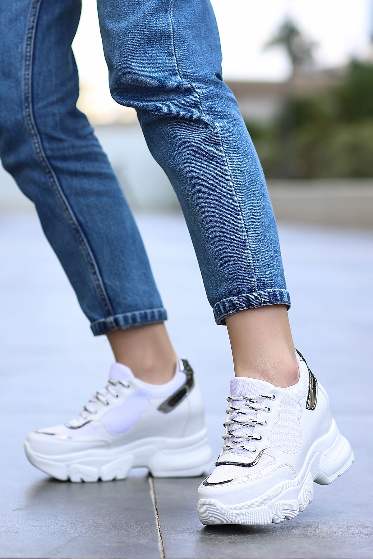 Ricka Beyaz Fileli Gri Hologram Mat Deri Bağcık Detay Yüksek Taban Kadın Spor Ayakkabı 