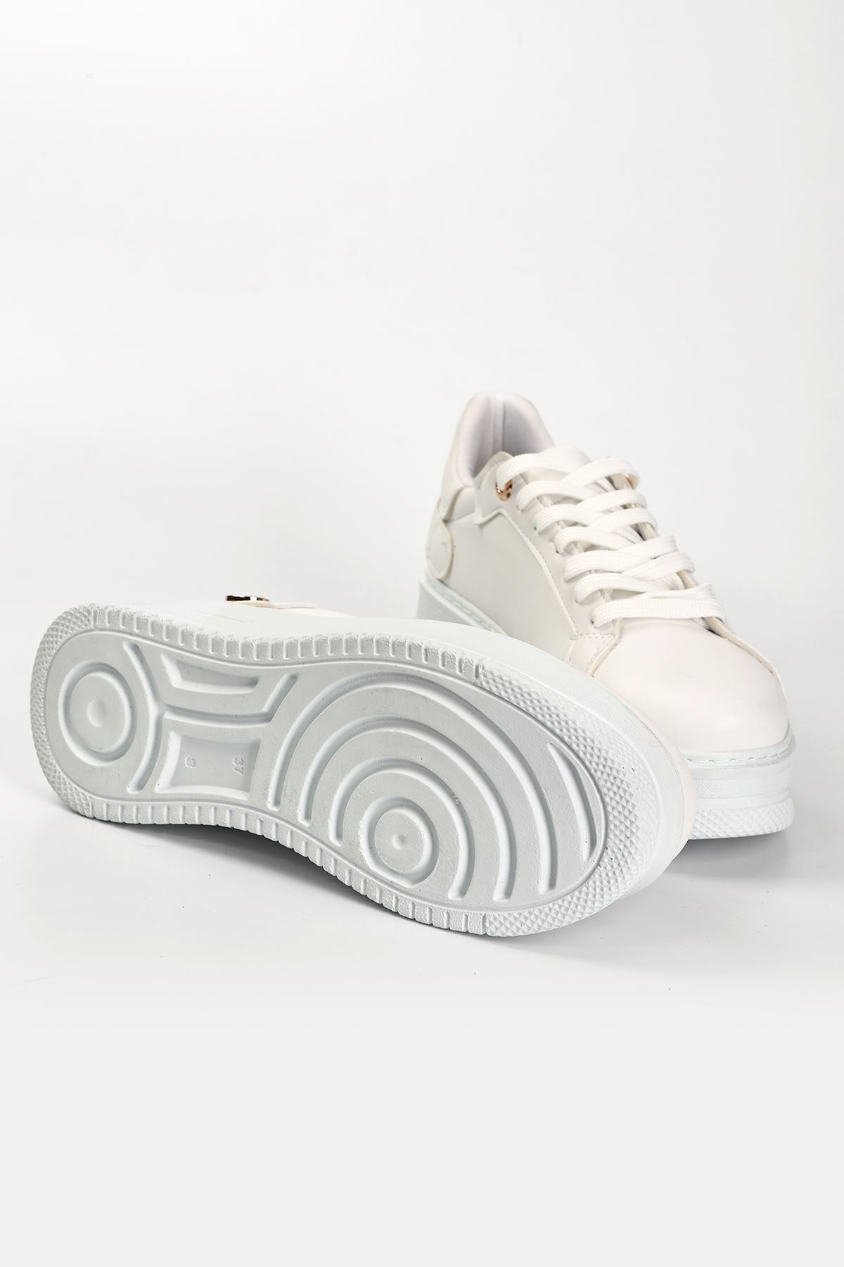 Elevva Mat Deri Bağcıklı Kadın Spor Ayakkabı Beyaz