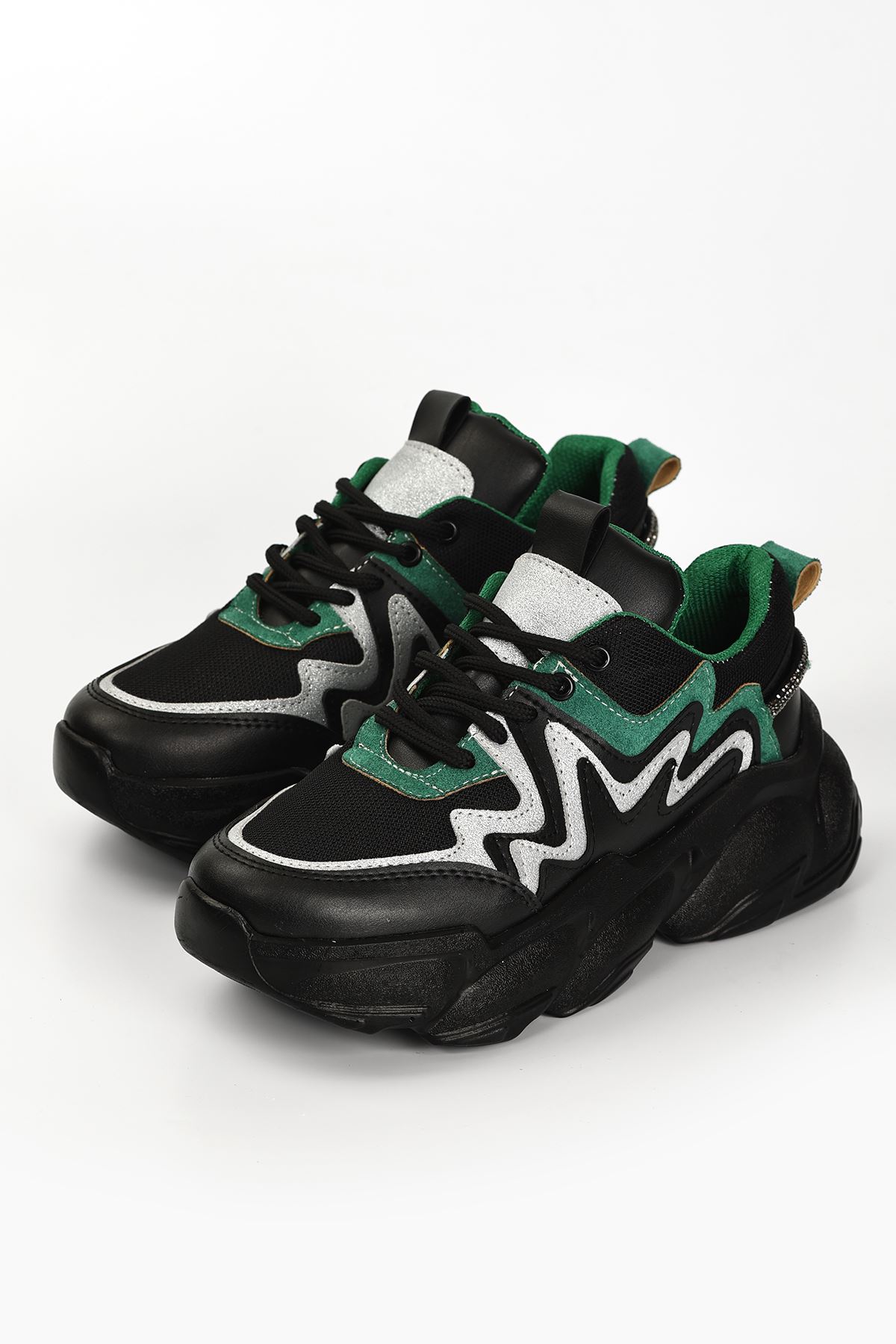 Osila Yeşil Parçalı Bağcık Detaylı Siyah Kadın Spor Ayakkabı