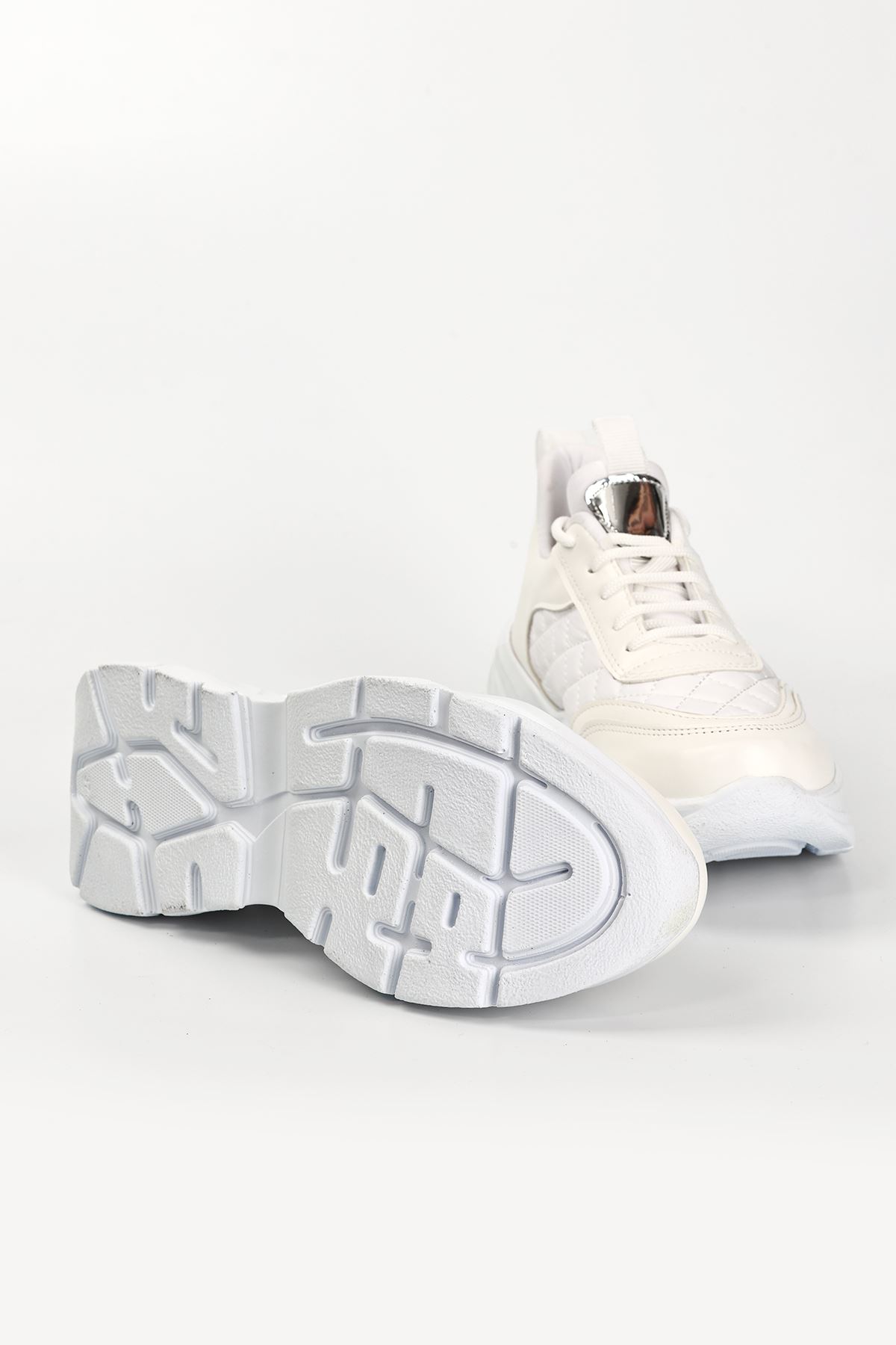 Marsilya Kapitone Detaylı Bağcıklı Kadın Spor Ayakkabı Beyaz