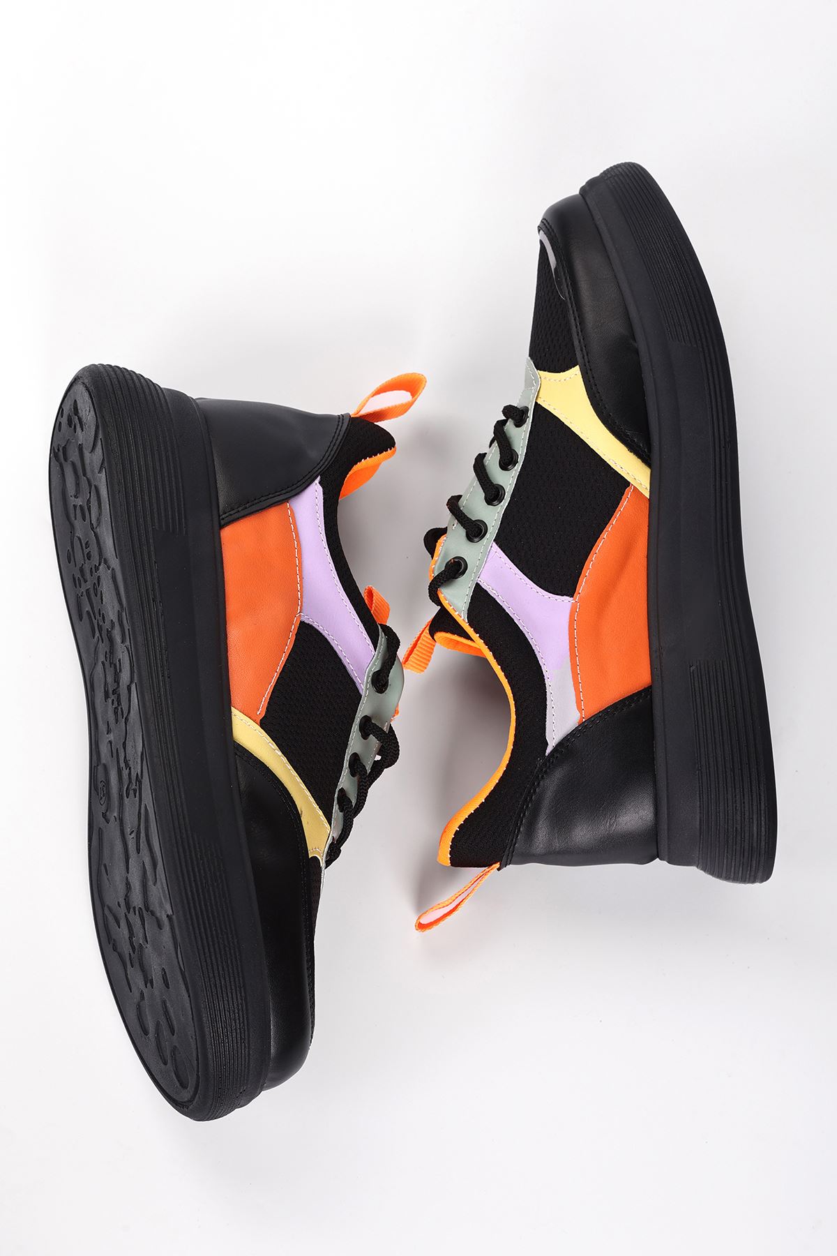 Special File Detaylı Bağcıklı Kadın Spor Ayakkabı Siyah