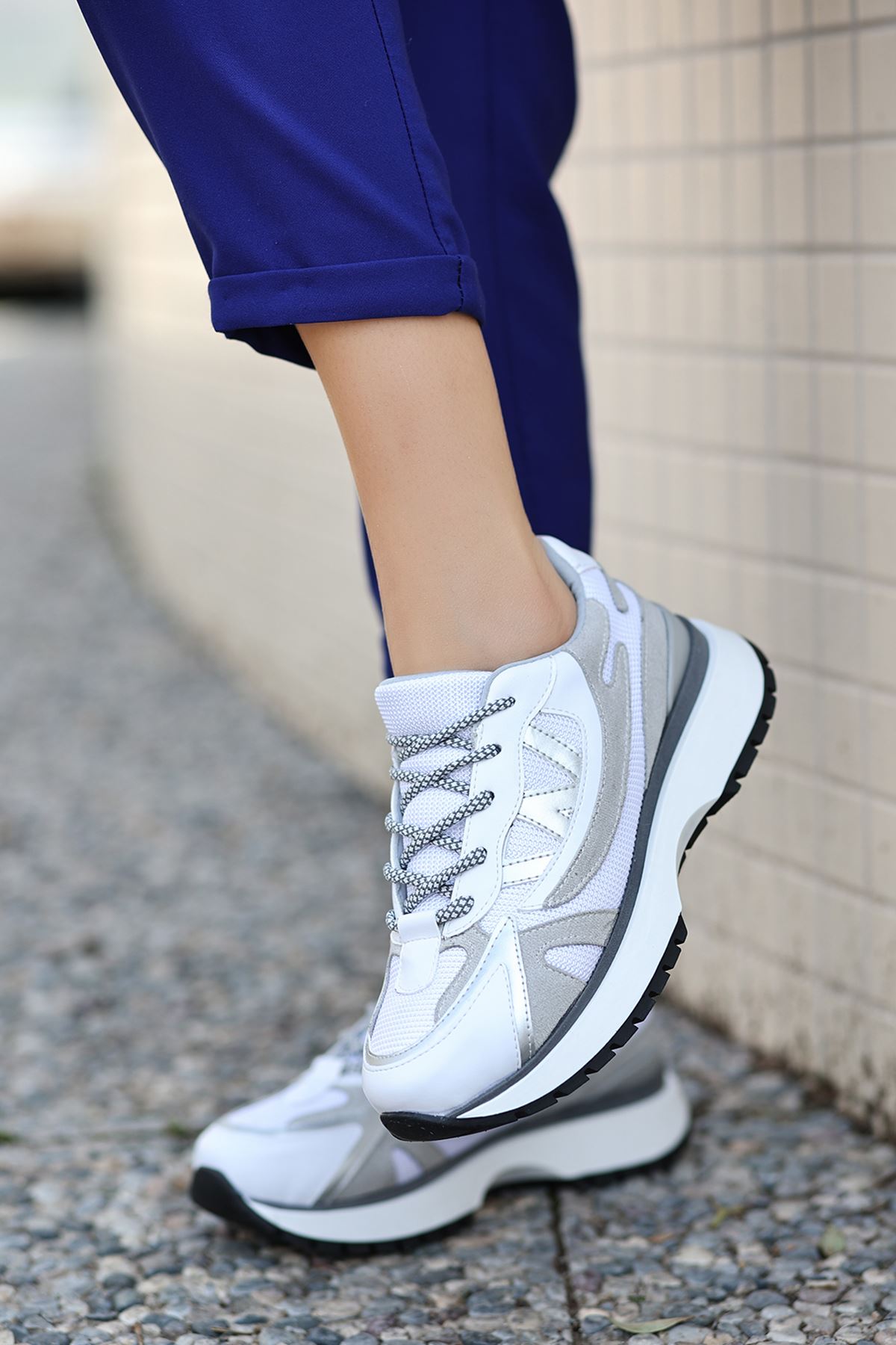Selawik File Detaylı Bağcıklı Kadın Spor Ayakkabı Beyaz