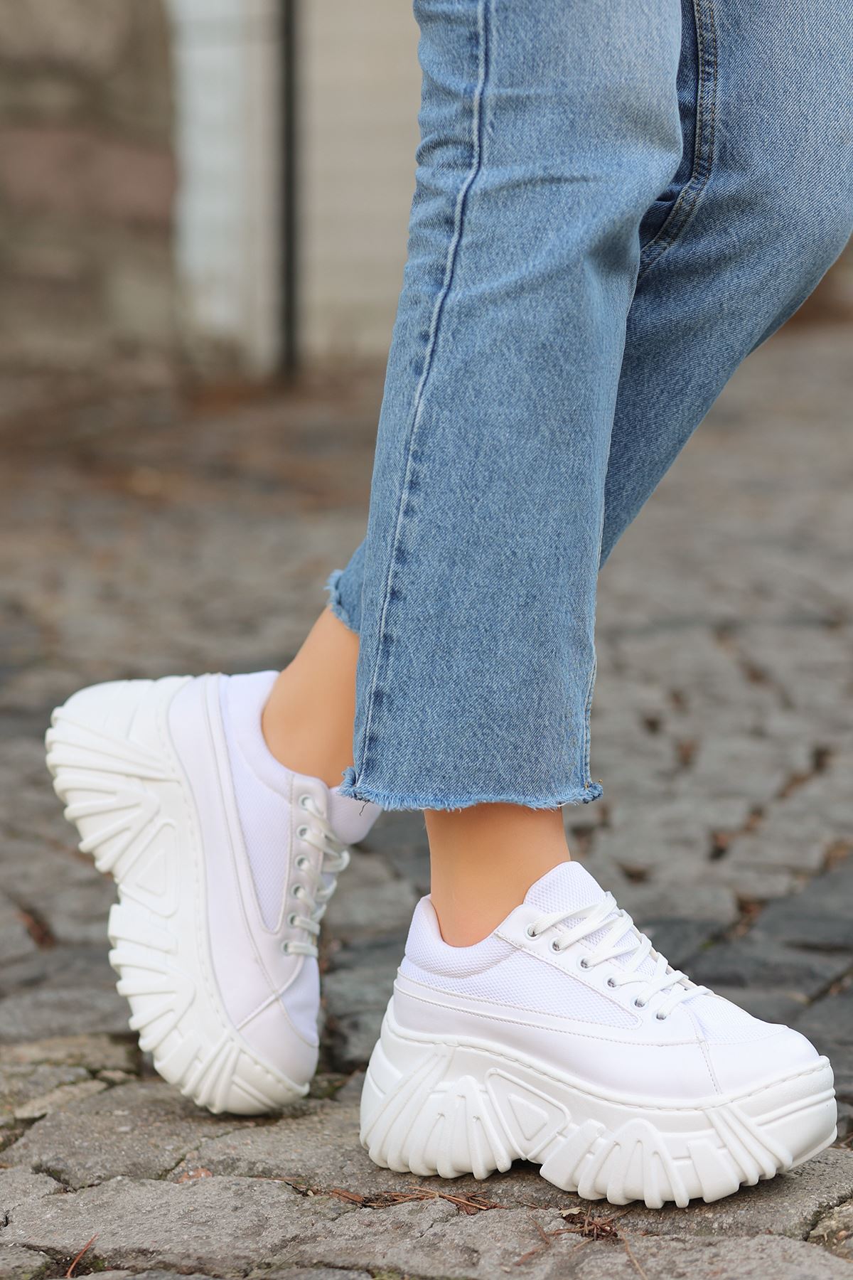 Erma File Detaylı Bağcıklı Kadın Spor Ayakkabı Beyaz
