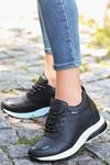 For514 Delikli Siyah Bağcık Detaylı Kadın Spor Ayakkabı